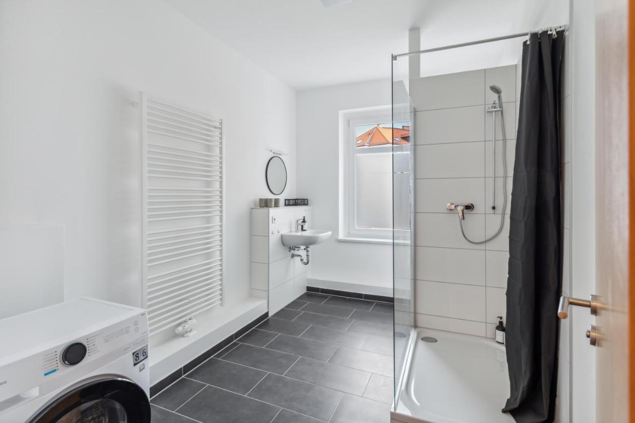 Salihomes/Max Apartment/5Pax/Modern Eingerichtet/Voll Ausgestattet Kueche Markranstaedt Luaran gambar